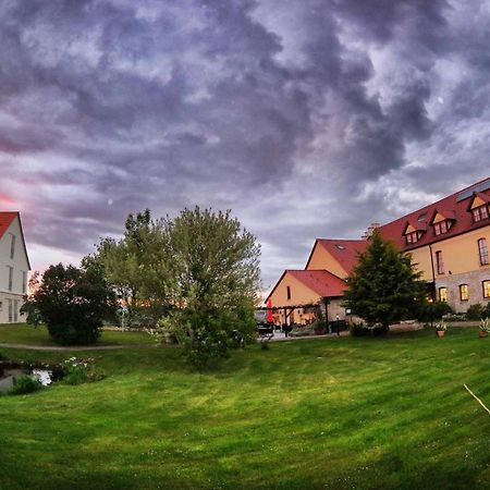 Hotel Und Restaurant Rittergut Kreipitzsch Naumburg  Exterior foto