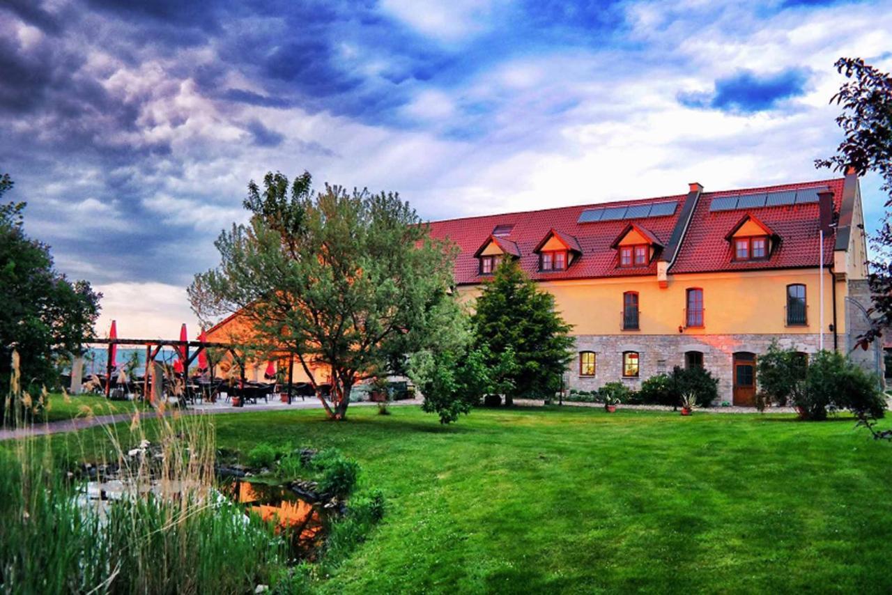 Hotel Und Restaurant Rittergut Kreipitzsch Naumburg  Exterior foto